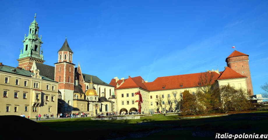 Cattedrale di Wawel dal cortile interno