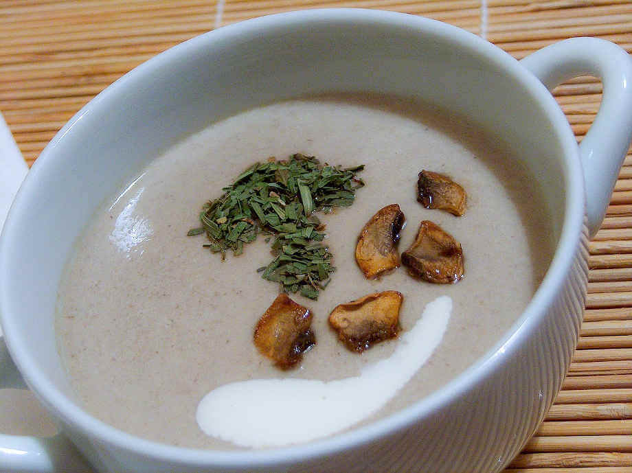 Zuppa di funghi o zupa grzybowa tipico della cucina polacca. Foto zozz Pixabay