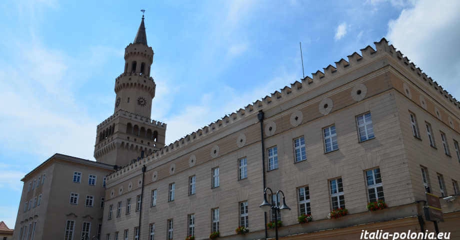 Opole. Sede del comune o Ratusz