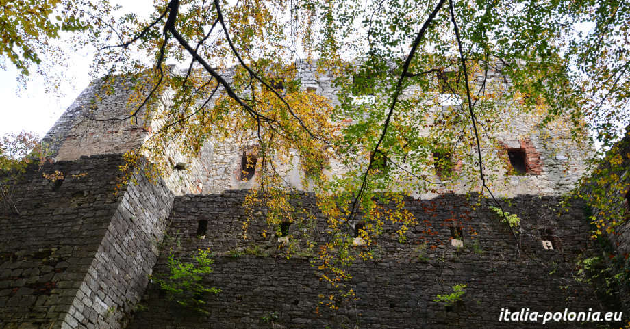 Castello di Lipowiec nel Parco Paesaggistico di Tenczyn
